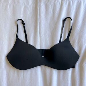 SKIMS Wireless Form Push-up Plunge Bra